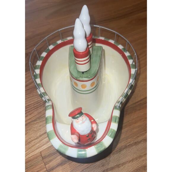 Department 56-St. Nick's Getaways-Cruise Ship Spreader Set, (9.5") #51346 - Picture 2 of 14